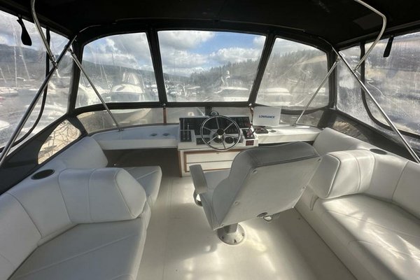 1991 Bayliner 3888