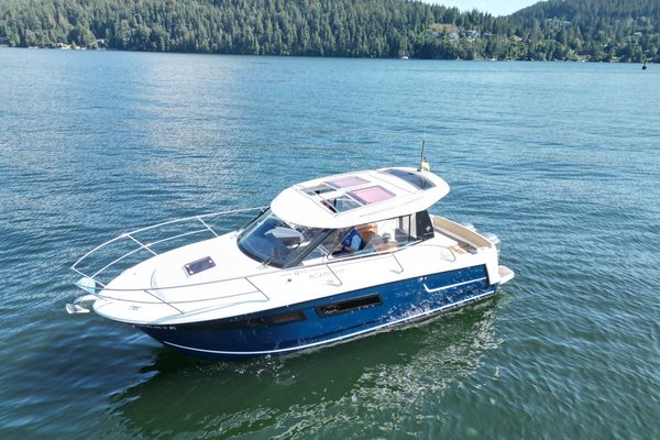2014 Jeanneau 855 Merry Fisher