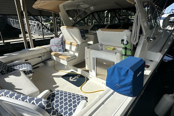 1988 Tiara Yachts 3300 Open