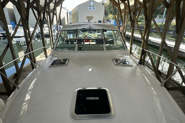 1988 Tiara Yachts 3300 Open