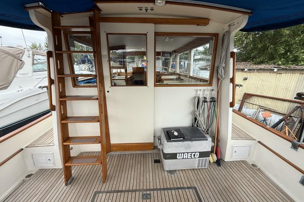 1974 Grand Banks 32