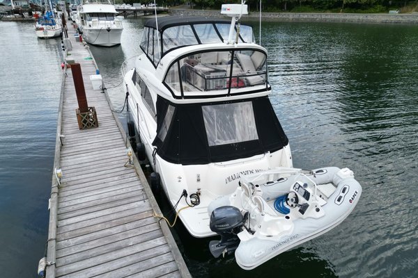 2006 Meridian 411 Sedan Bridge