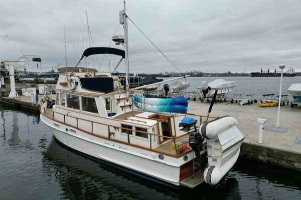 1974 Grand Banks 36 Classic