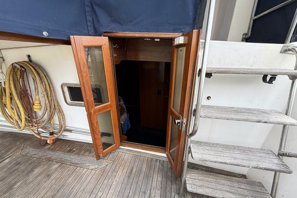 1989 Jefferson 52 Victory Yacht