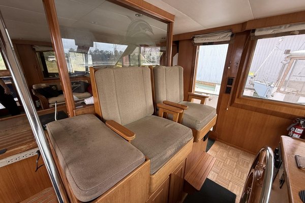 1989 Jefferson 52 Victory Yacht