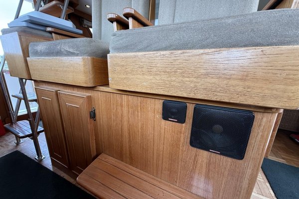 1989 Jefferson 52 Victory Yacht
