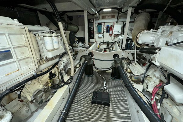2000 Bayliner 5288