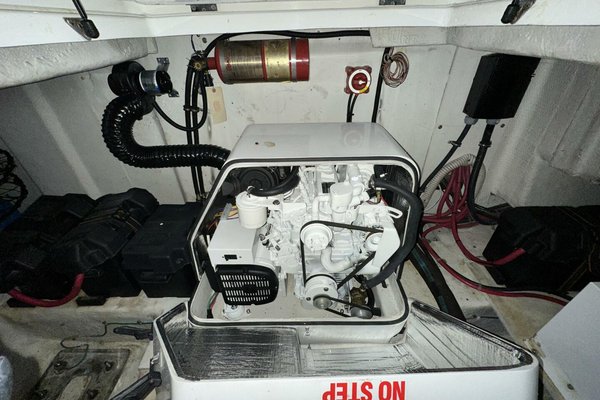 2000 Bayliner 5288