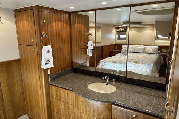 2000 Bayliner 5288