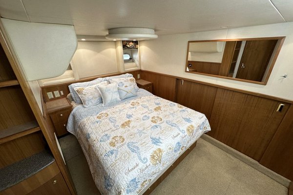 2000 Bayliner 5288