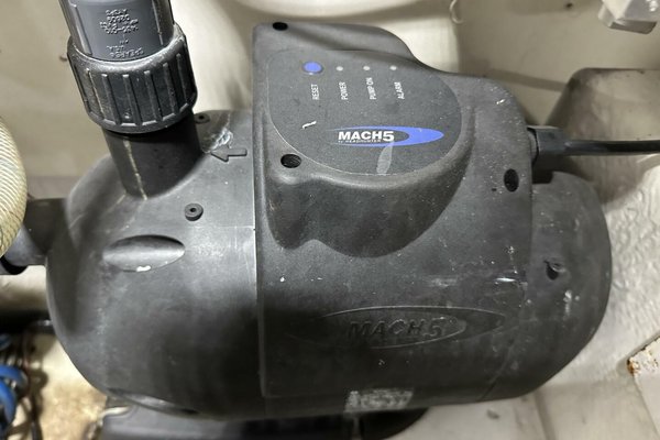 2000 Bayliner 5288