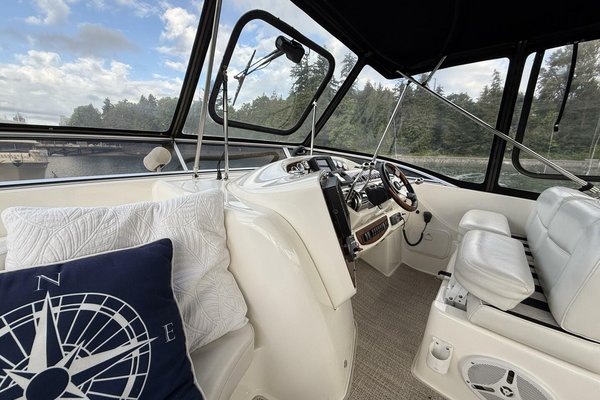 2006 Meridian 411 Sedan Bridge
