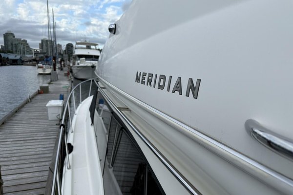 2006 Meridian 411 Sedan Bridge