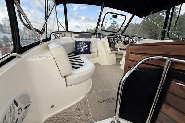 2006 Meridian 411 Sedan Bridge