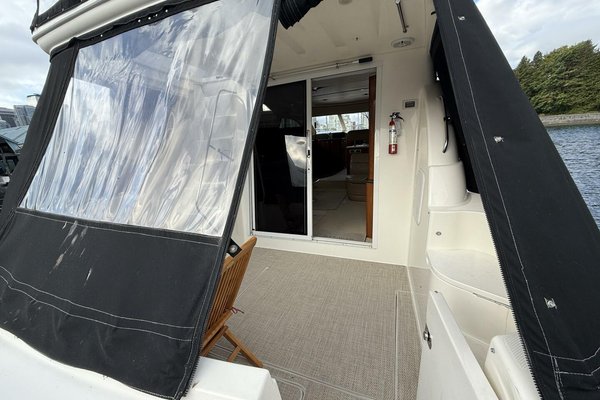 2006 Meridian 411 Sedan Bridge
