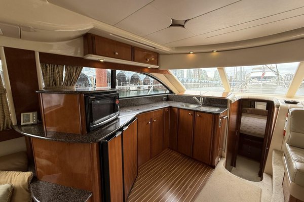 2006 Meridian 411 Sedan Bridge