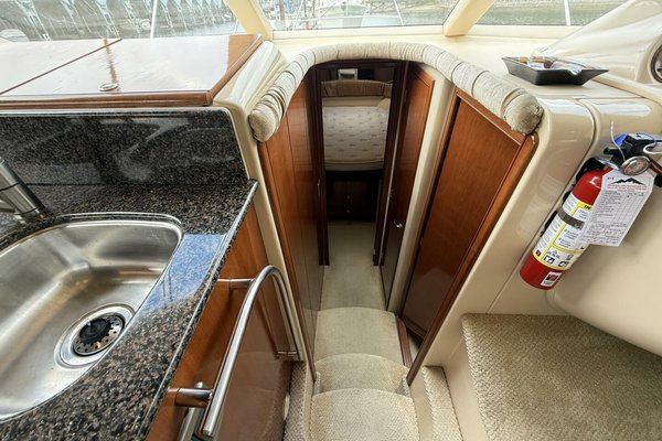 2006 Meridian 411 Sedan Bridge
