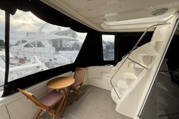 2006 Meridian 411 Sedan Bridge