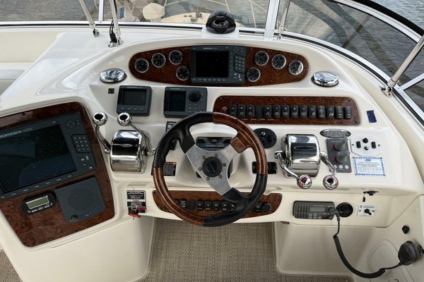 2006 Meridian 411 Sedan Bridge