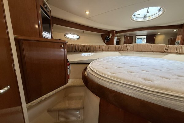 2006 Meridian 411 Sedan Bridge