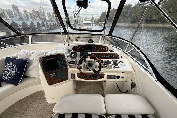 2006 Meridian 411 Sedan Bridge