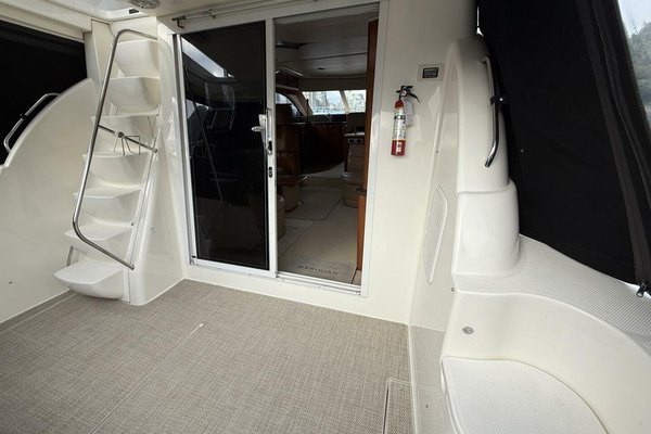 2006 Meridian 411 Sedan Bridge