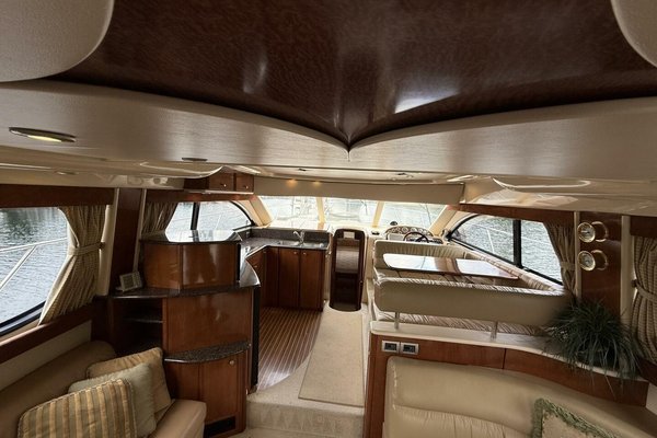 2006 Meridian 411 Sedan Bridge