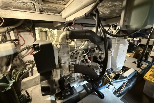 2006 Meridian 411 Sedan Bridge