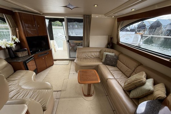 2006 Meridian 411 Sedan Bridge