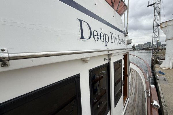 1988 Ocean Alexander 40 Tri Cabin