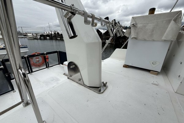 1988 Ocean Alexander 40 Tri Cabin
