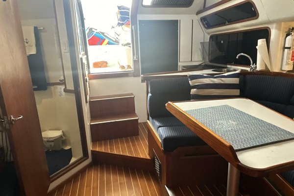 1988 Tiara Yachts 3300 Open