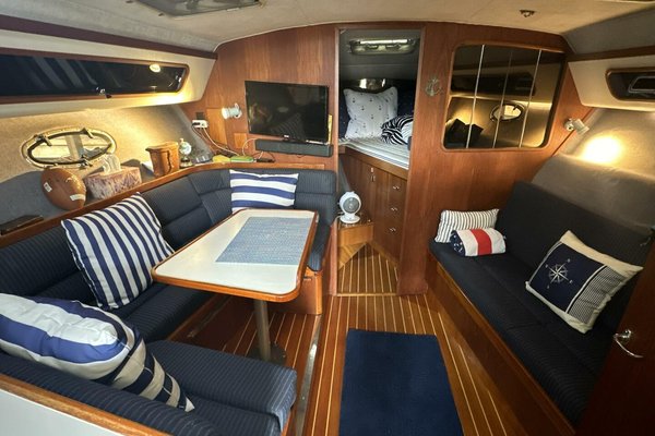 1988 Tiara Yachts 3300 Open