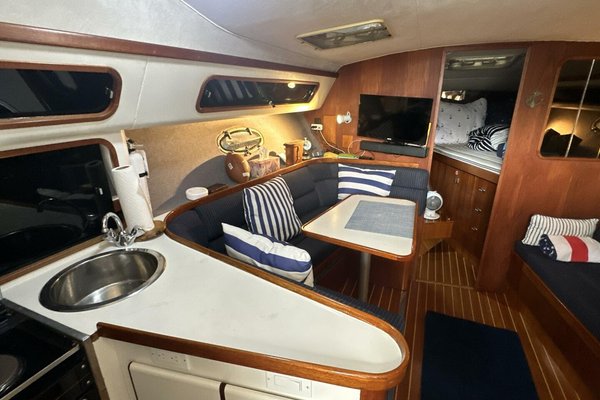 1988 Tiara Yachts 3300 Open