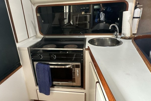 1988 Tiara Yachts 3300 Open