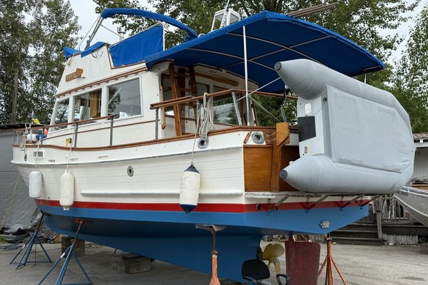 1974 Grand Banks 32