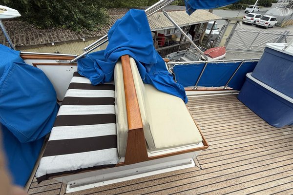 1974 Grand Banks 32