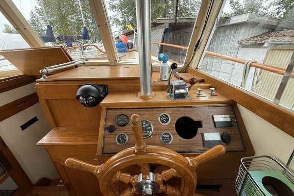 1974 Grand Banks 32