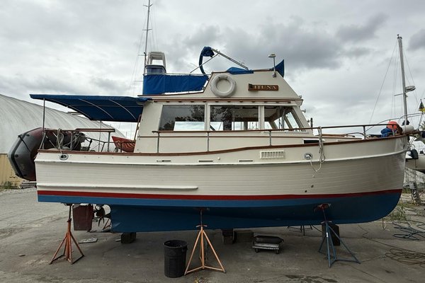 1974 Grand Banks 32