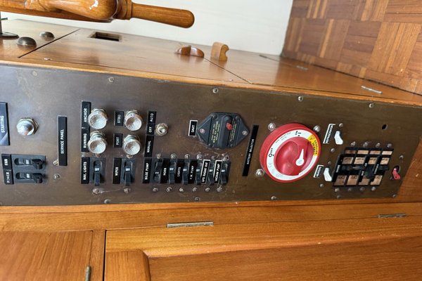 1974 Grand Banks 32