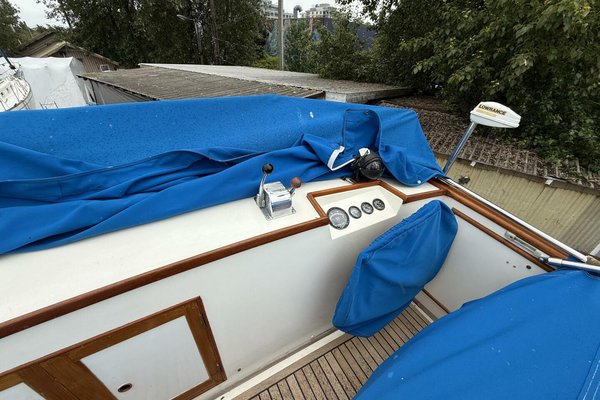 1974 Grand Banks 32