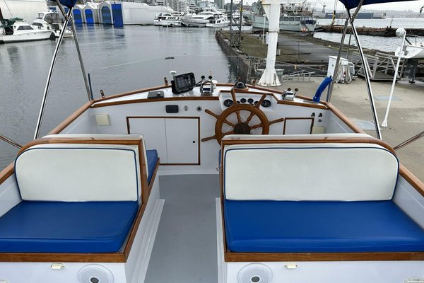 1974 Grand Banks 