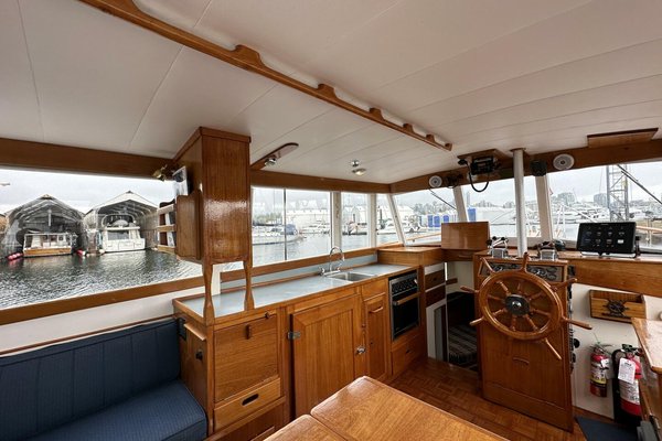 1974 Grand Banks 