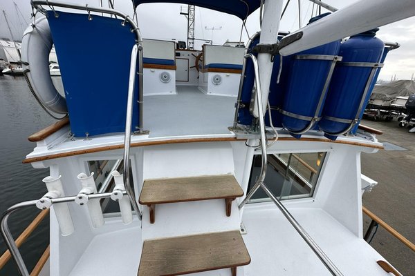 1974 Grand Banks 