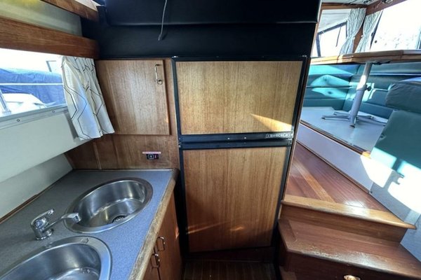 1991 Bayliner 3888
