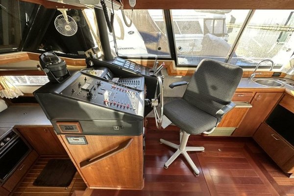1991 Bayliner 3888
