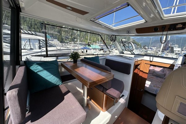 2014 Jeanneau 855 Merry Fisher