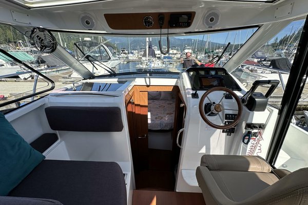 2014 Jeanneau 855 Merry Fisher