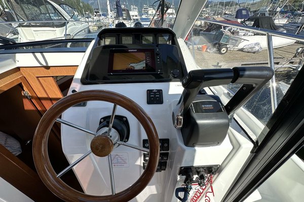 2014 Jeanneau 855 Merry Fisher