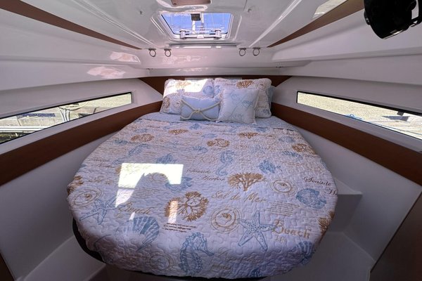 2014 Jeanneau 855 Merry Fisher